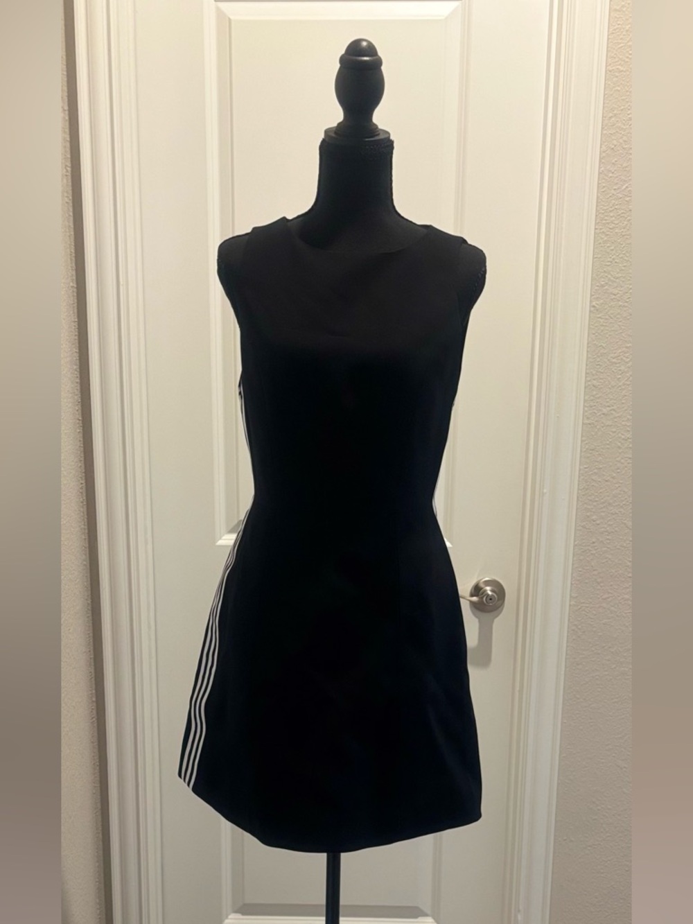 Alice + Olivia Lindsey Structured Dress In Black/White Size 6